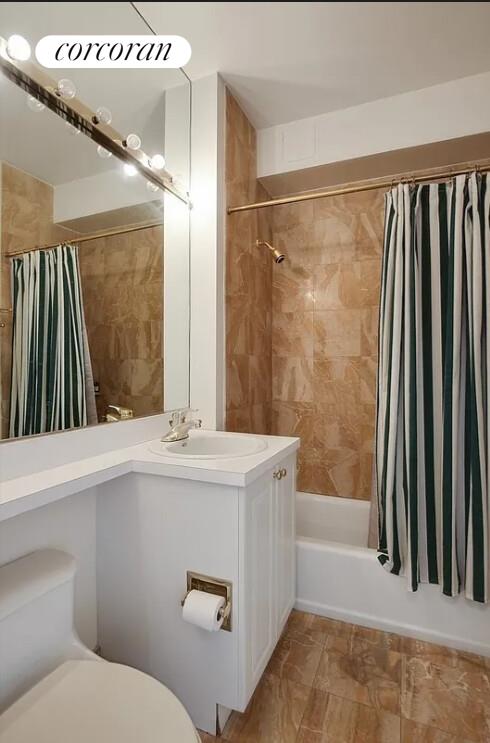 1 bed, 1 bath, $4,850, Unit 27B