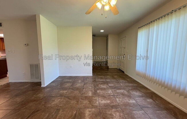 4709 N 26 LN