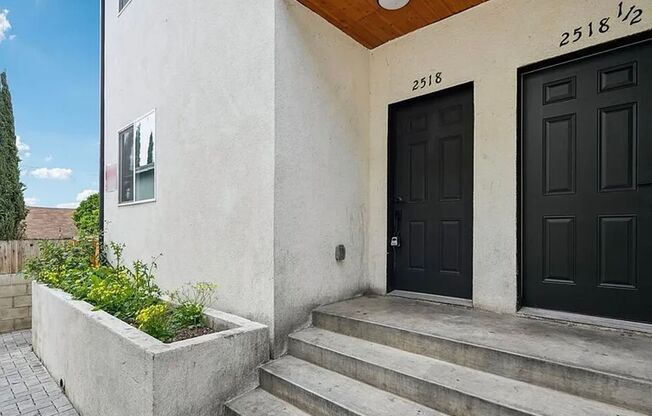 2516 E MALABAR ST