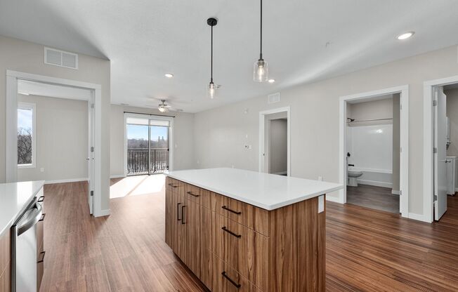 2 beds, 2 baths, 1,210 sqft, $1,950, Unit 520