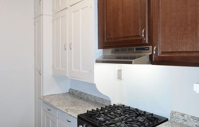 Studio, 1 bath, 480 sqft, $875, Unit 24 - 114