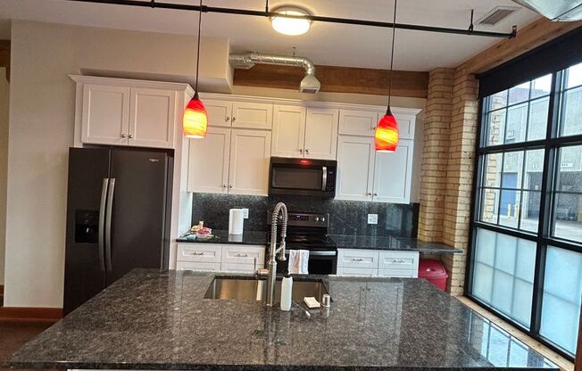 2 beds, 1 bath, 1,272 sqft, $2,245, Unit 111
