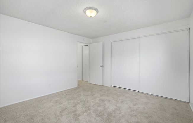 2 beds, 1 bath, 1,000 sqft, $1,350, Unit 31