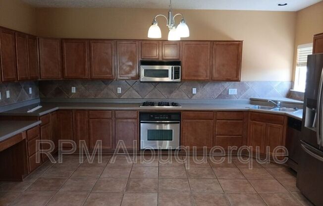 7100 ALEXANDRIA DR NE