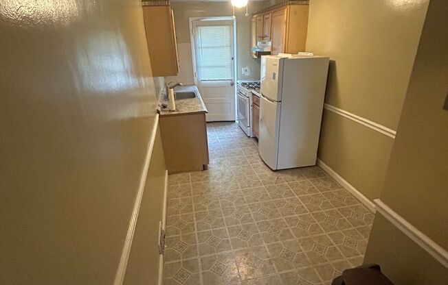 1 bed, 1 bath, 1,342 sqft, $1,300