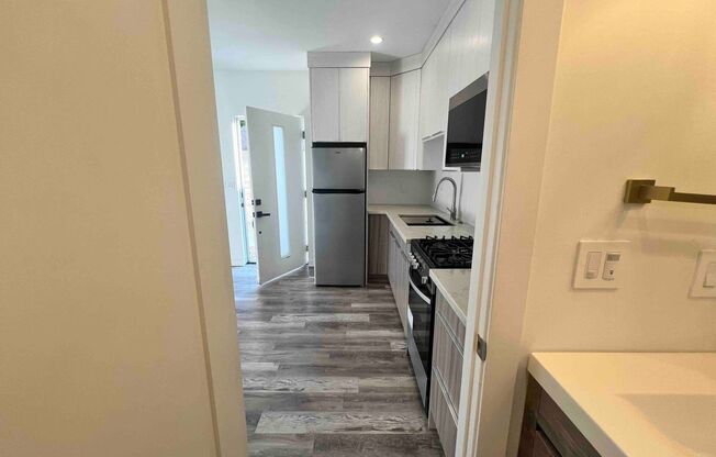 1 bed, 1 bath, 500 sqft, $2,100, Unit Unit 3