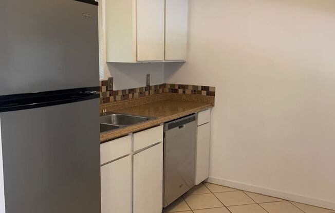 2 beds, 1 bath, $1,500, Unit Unit 3