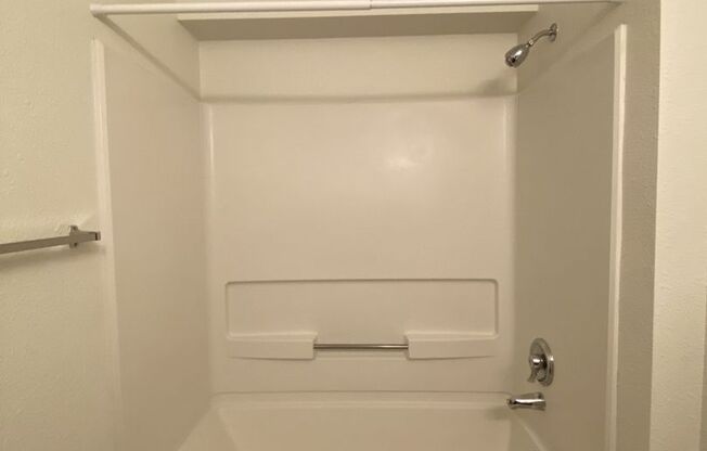 2 beds, 1.5 baths, 870 sqft, $1,549, Unit Y-293