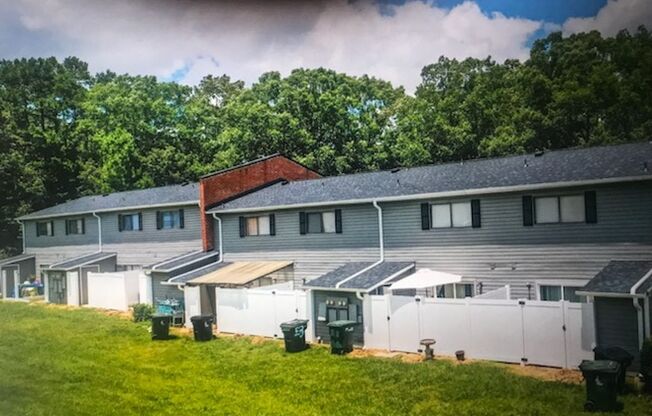 2 beds, 1.5 baths, 1,060 sqft, $1,445, Unit E2