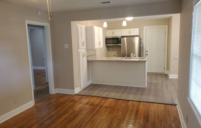 2 beds, 1 bath, 850 sqft, $1,499, Unit 369