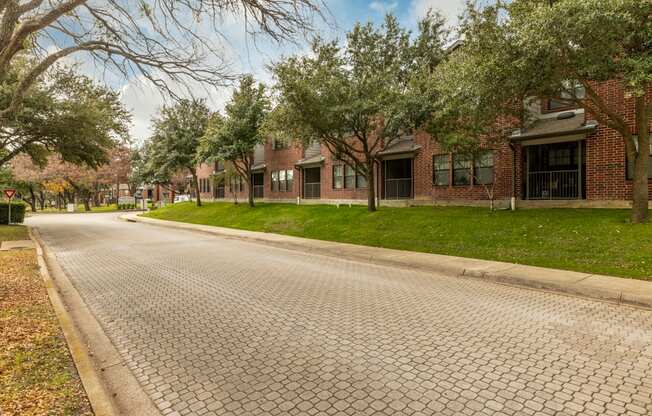Mount Vernon Apartments | Desoto TX | Townhomes with Garage