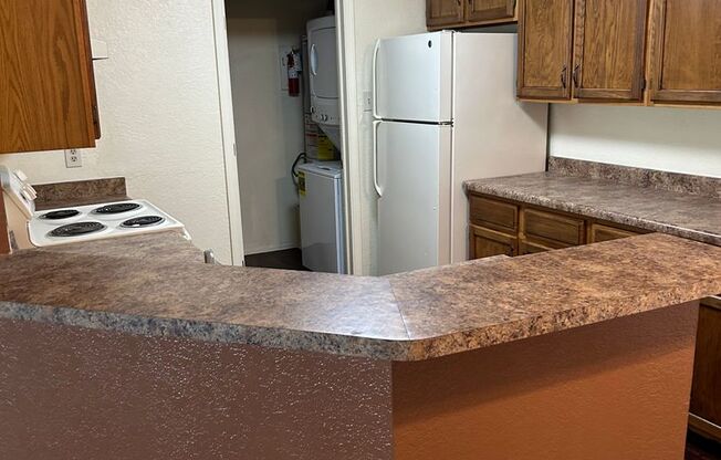 2 beds, 2 baths, 957 sqft, $1,015, Unit 22