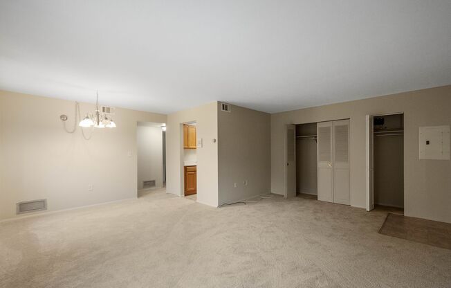 1 bed, 1 bath, 750 sqft, $699, Unit 110 K