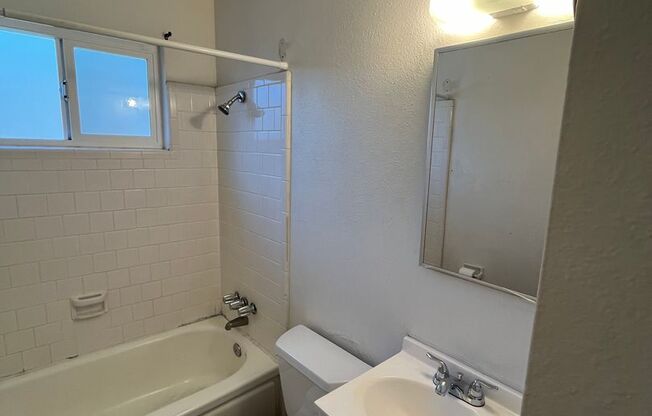 2 beds, 1 bath, 625 sqft, $875