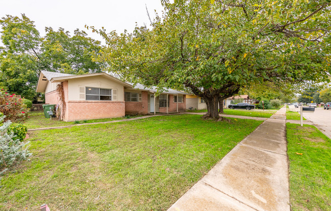 1816 E TUCKER BLVD