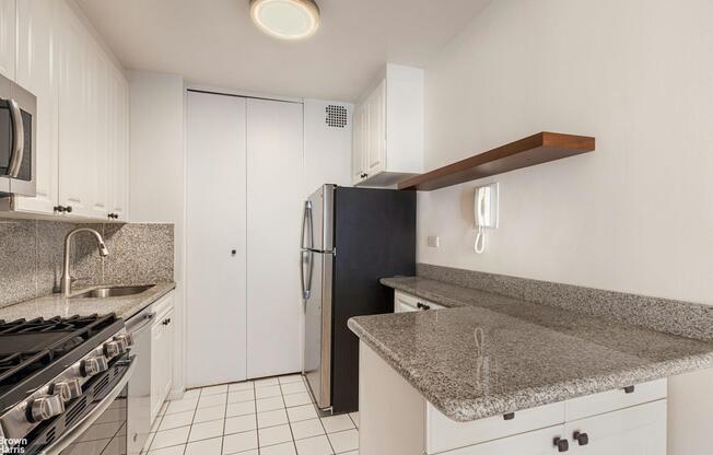 1 bed, 1 bath, $3,950, Unit 8H