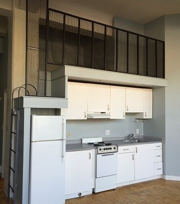 Studio, 1 bath, 428 sqft, $2,500, Unit 213