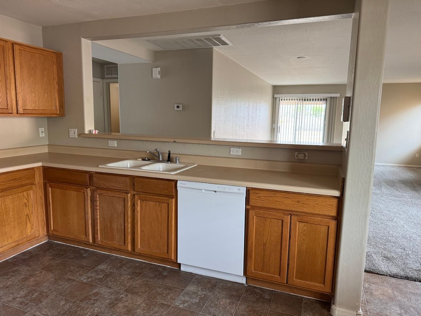 Beautiful Home for Rent in Tolleson!
