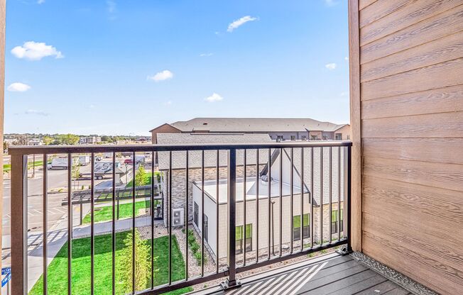 2 beds, 2 baths, 1,132 sqft, $2,000, Unit 3-300