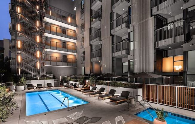 1 bed, 1 bath, 733 sqft, $3,290, Unit 516