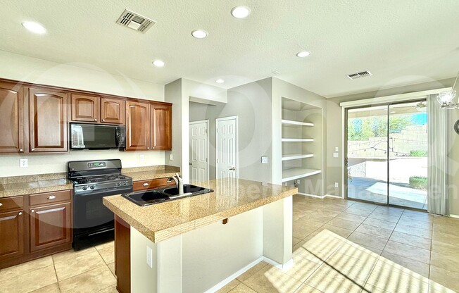 2030 W CLEARVIEW TRL