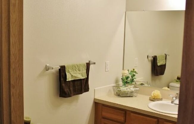 2 beds, 2 baths, 981 sqft, $1,699, Unit 302