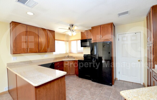 5019 E LAUREL LN
