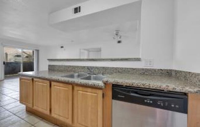 2 beds, 2 baths, $1,425, Unit Unit 1217 Building17