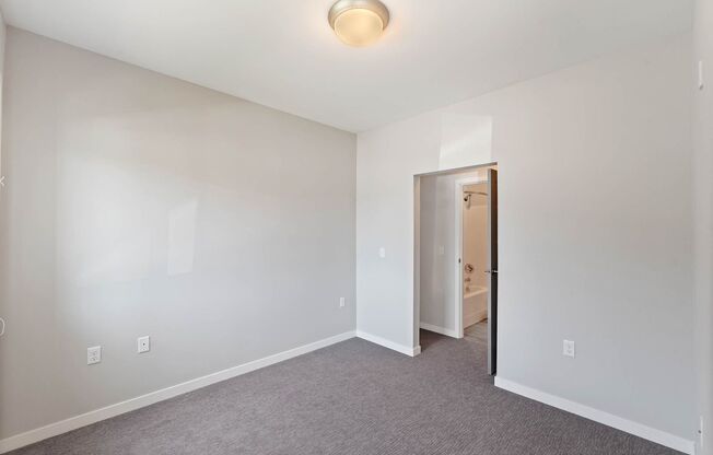 Studio, 1 bath, 639 sqft, $975, Unit 305