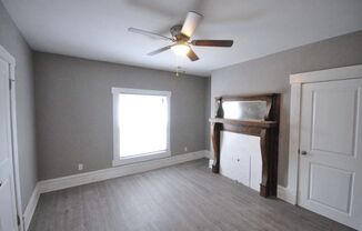 2 beds, 1 bath, $1,125, Unit 126 1/2 6