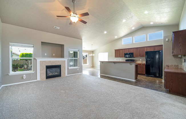 AVAILABLE SEPTEMBER 1ST! Luxury Kennewick Home for Lease – Elegant Living in a Peaceful Cul-de-Sac |