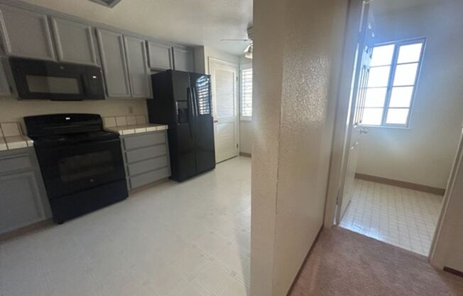 2 bed, 2 & 1/2 bath townhome with garage in Hayward
