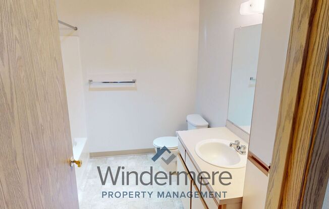 2 beds, 1 bath, 828 sqft, $1,095, Unit 71