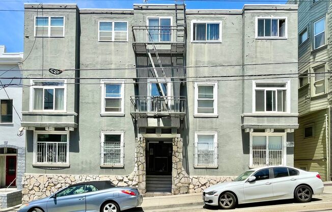 Perfectly located 2BR/1BA Nob Hill Apartment! PROGRESSIVE