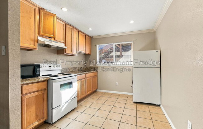 Studio, 1 bath, 550 sqft, $995, Unit 21