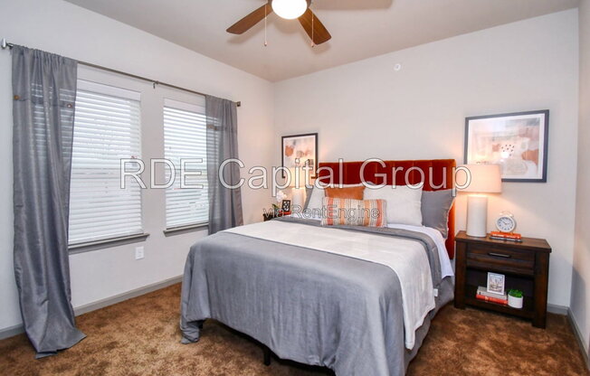 2 beds, 2 baths, 985 sqft, $1,300, Unit 2304 B1