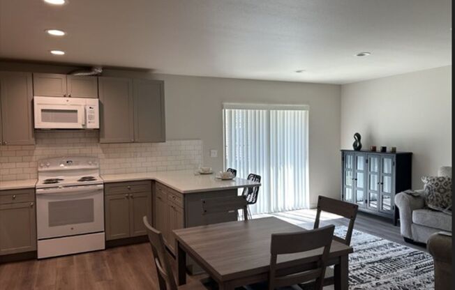 3 beds, 2.5 baths, 1,268 sqft, $1,850, Unit #12