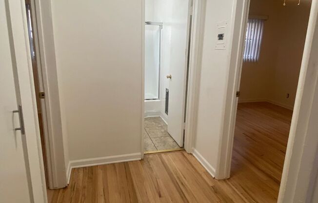 2 beds, 1 bath, 702 sqft, $2,350, Unit B15