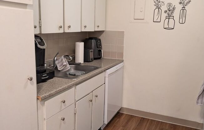 1 bed, 1 bath, 570 sqft, $2,900, Unit 706