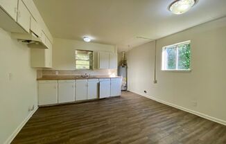 3 beds, 1.5 baths, $850