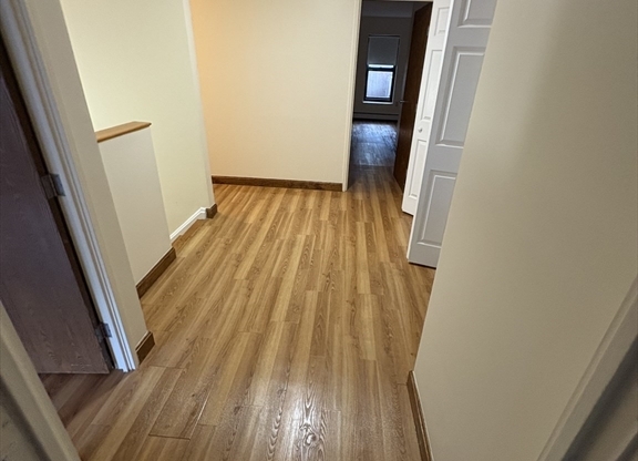 3 beds, 1 bath, 1,000 sqft, $4,500, Unit 3