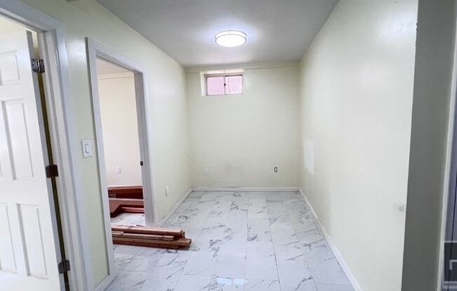 956 E 54 ST