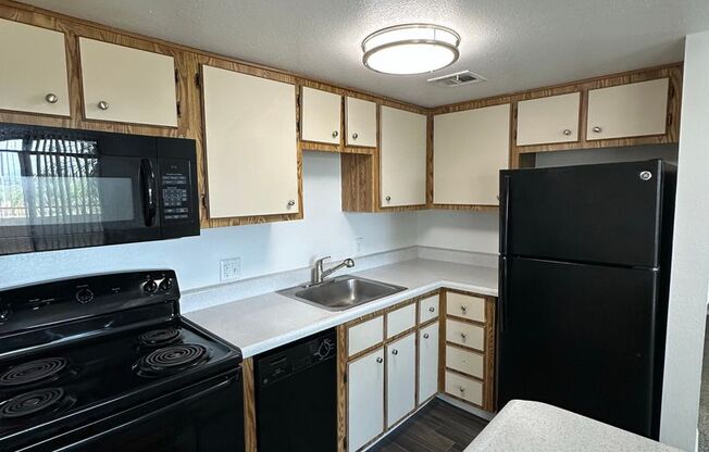 1 bed, 1 bath, 706 sqft, $1,110, Unit 206