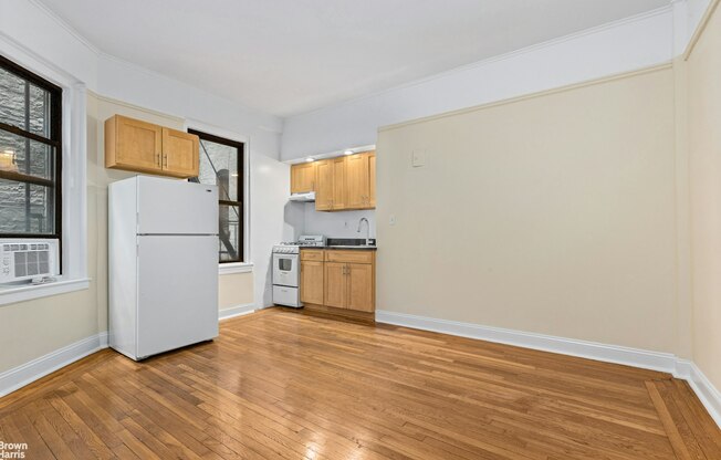 1 bed, 1 bath, $2,550, Unit 2E