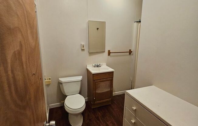 Studio, 1 bath, 385 sqft, $1,300, Unit JP064. 1421 South Beretania Street Unit D-1