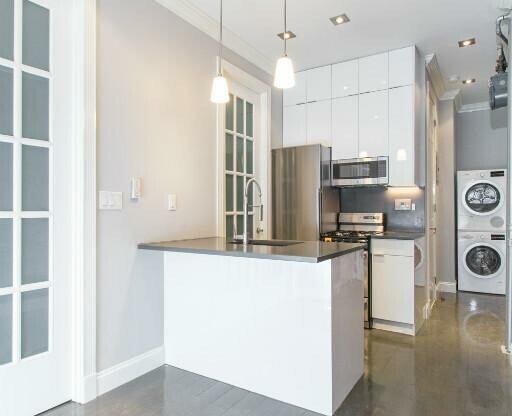 2 beds, 1 bath, $2,995, Unit 1