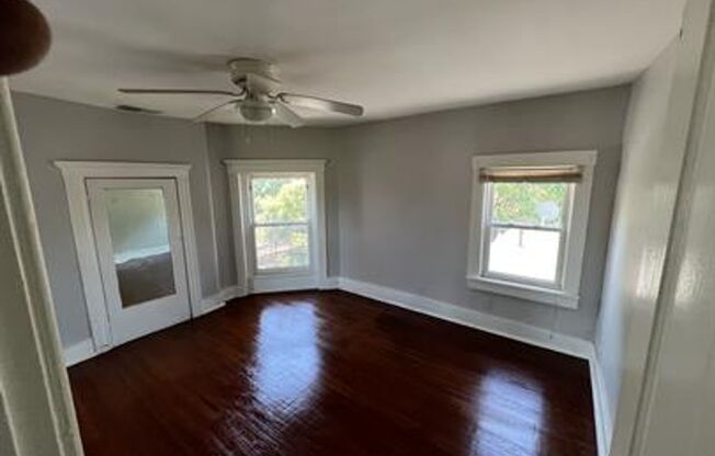 1 bed, 1 bath, 700 sqft, $950, Unit 5