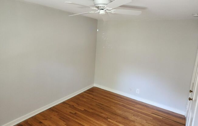 2 beds, 1 bath, 897 sqft, $2,385, Unit A-24