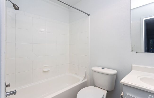 2 beds, 2 baths, $1,795, Unit 40