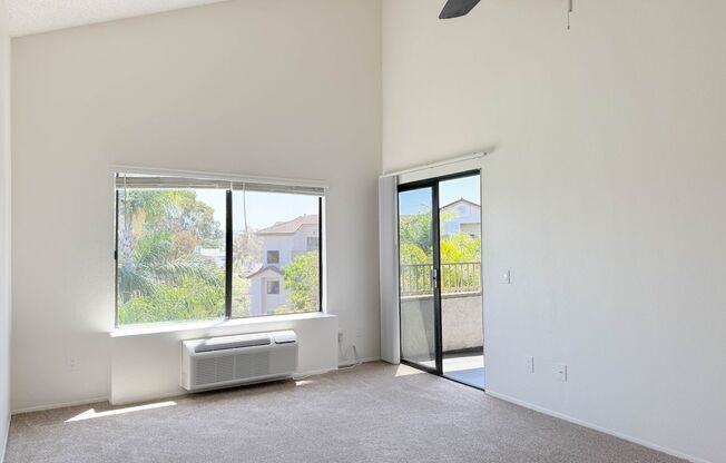 2 beds, 2 baths, 900 sqft, $2,600, Unit 415